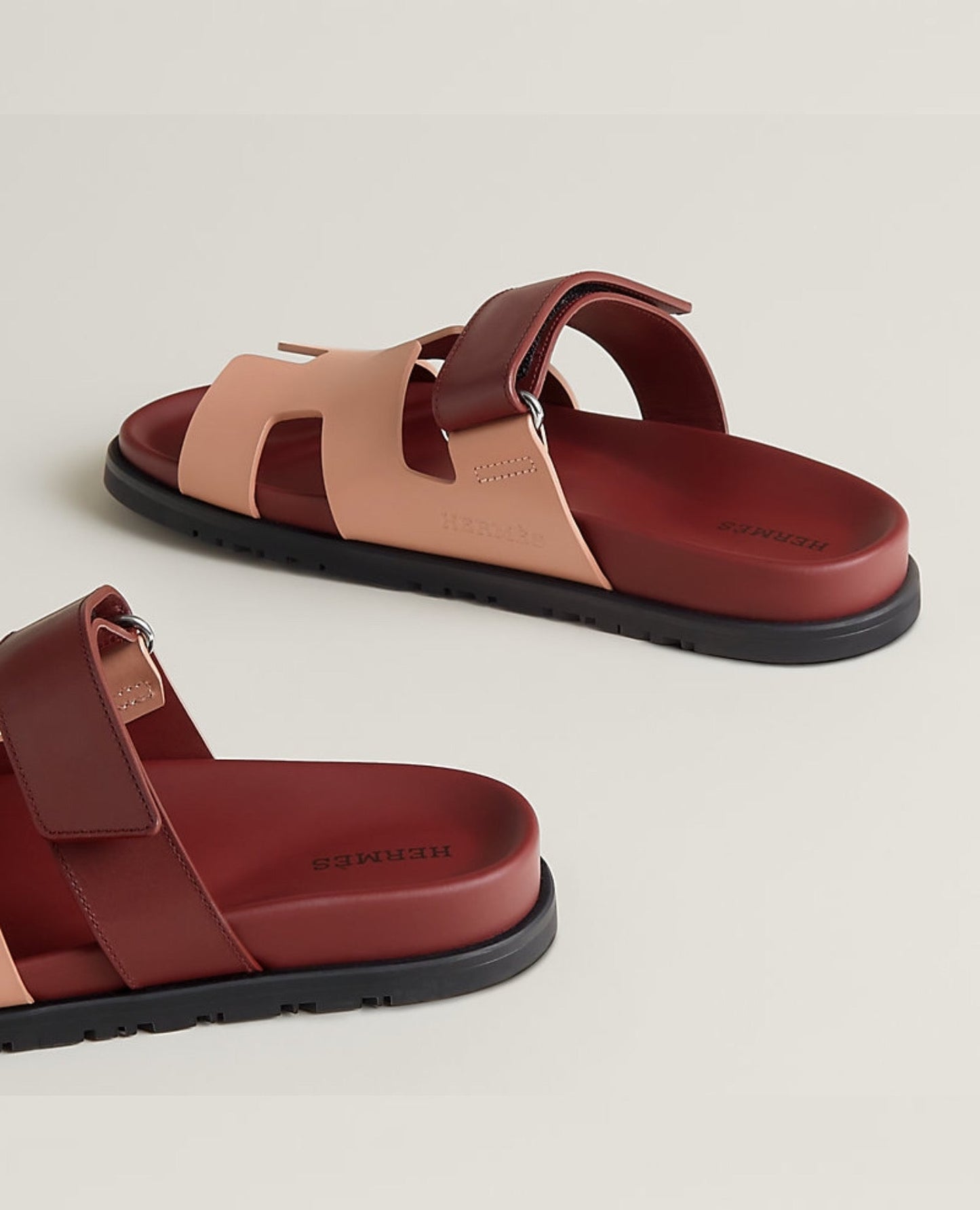 Hermès Chypre Sandal Beige Perlino / Rouge H